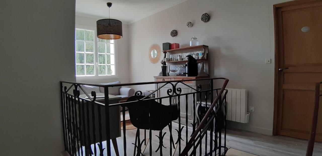 A L'Ombre De La Treille -Proche Saint-Emilion Bed and Breakfast Εξωτερικό φωτογραφία